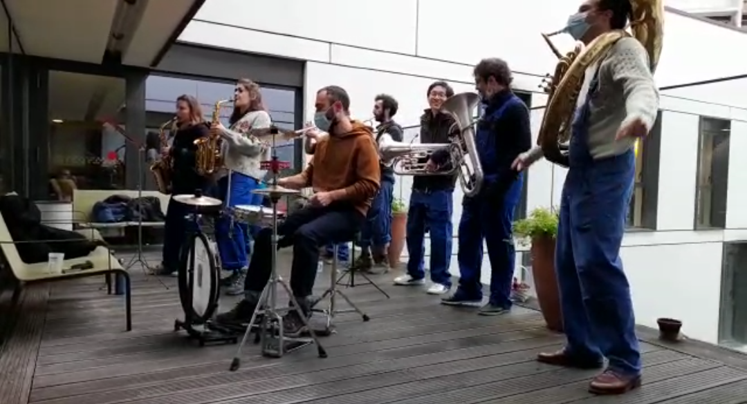 La Brass de Pneu, Fanfare Paris, à l'EHPAD Annie Girardot